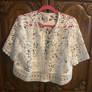 Izaac Mizrahi cropped lace shrug/ L